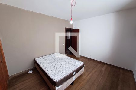 Casa à venda com 450m², 5 quartos e 3 vagasQuarto 2