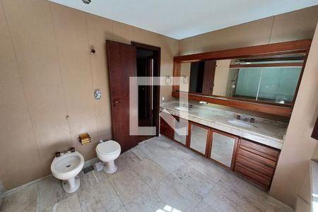 Casa à venda com 450m², 5 quartos e 3 vagasBanheiro da Suíte