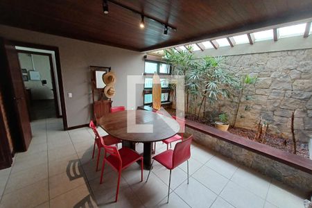 Casa à venda com 450m², 5 quartos e 3 vagasSala de jantar