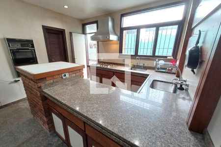 Casa à venda com 450m², 5 quartos e 3 vagasCozinha