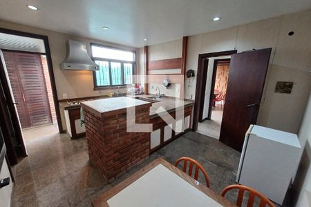 Casa à venda com 450m², 5 quartos e 3 vagasCozinha