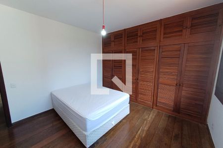 Casa à venda com 450m², 5 quartos e 3 vagasQuarto 1