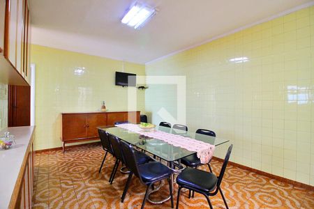 Casa à venda com 480m², 6 quartos e 8 vagasCozinha