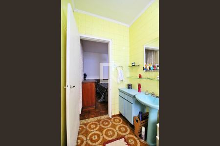 Casa à venda com 480m², 6 quartos e 8 vagasBanheiro da Suíte 1