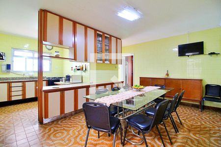 Casa à venda com 480m², 6 quartos e 8 vagasCozinha