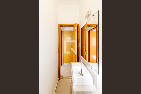 Casa à venda com 300m², 5 quartos e 5 vagas Casa à venda com 300m², 5 quartos e 5 vagasLavabo