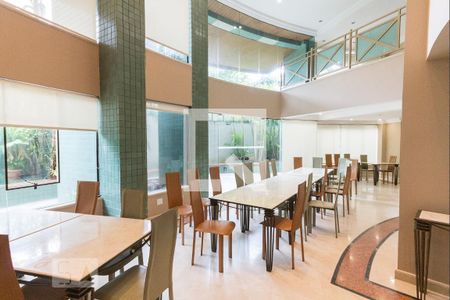 Apartamento à venda com 342m², 4 quartos e 6 vagas Apartamento à venda com 342m², 4 quartos e 6 vagasÁrea comum - Salão de festas