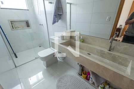 Casa à venda com 180m², 2 quartos e 2 vagas Casa à venda com 180m², 2 quartos e 2 vagasBanheiro Suíte