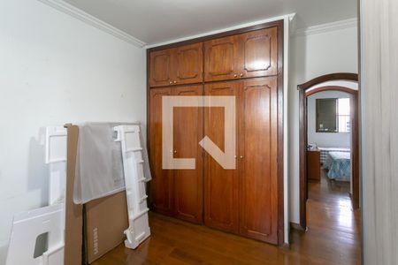 Apartamento à venda com 220m², 4 quartos e 4 vagasQuarto 2