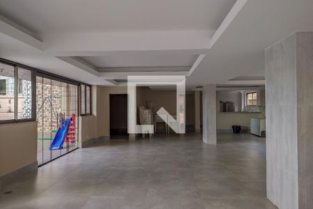 Apartamento à venda com 220m², 4 quartos e 4 vagasÁrea comum - Salão de festas