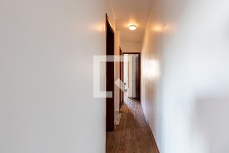 Casa à venda com 120m², 3 quartos e 2 vagasCorredor