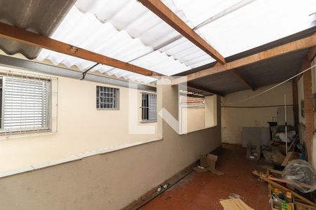 Casa à venda com 180m², 5 quartos e 2 vagas Casa à venda com 180m², 5 quartos e 2 vagasTerraço