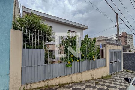 Casa à venda com 180m², 5 quartos e 2 vagas Casa à venda com 180m², 5 quartos e 2 vagasFachada
