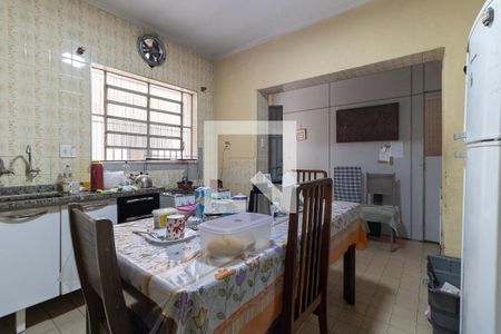 Casa à venda com 180m², 5 quartos e 2 vagas Casa à venda com 180m², 5 quartos e 2 vagasCozinha