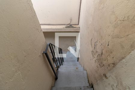 Casa à venda com 180m², 5 quartos e 2 vagas Casa à venda com 180m², 5 quartos e 2 vagasEscada