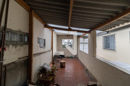 Casa à venda com 180m², 5 quartos e 2 vagas Casa à venda com 180m², 5 quartos e 2 vagasTerraço