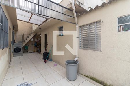 Casa à venda com 180m², 5 quartos e 2 vagas Casa à venda com 180m², 5 quartos e 2 vagasQuintal
