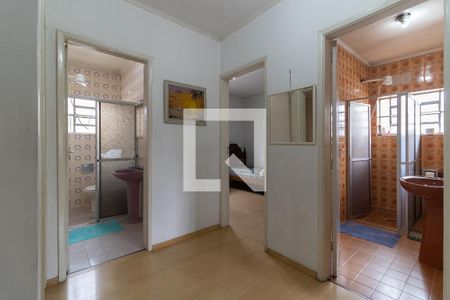 Casa à venda com 180m², 5 quartos e 2 vagas Casa à venda com 180m², 5 quartos e 2 vagasHall dos Quartos