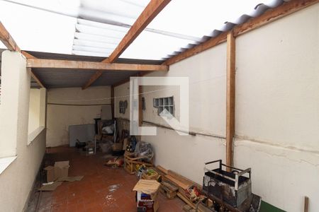 Casa à venda com 180m², 5 quartos e 2 vagas Casa à venda com 180m², 5 quartos e 2 vagasTerraço