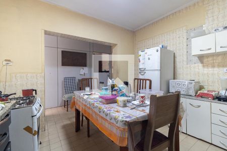 Casa à venda com 180m², 5 quartos e 2 vagas Casa à venda com 180m², 5 quartos e 2 vagasCozinha