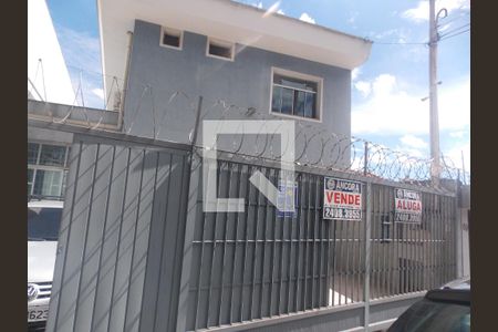 Casa à venda com 327m², 3 quartos e 4 vagasFachada