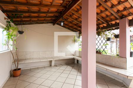 Casa à venda com 211m², 3 quartos e 2 vagas Casa à venda com 211m², 3 quartos e 2 vagasTerraço