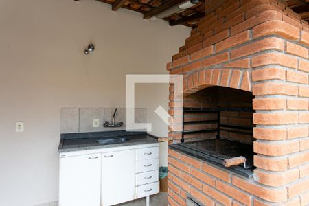 Casa à venda com 211m², 3 quartos e 2 vagas Casa à venda com 211m², 3 quartos e 2 vagasChurrasqueira