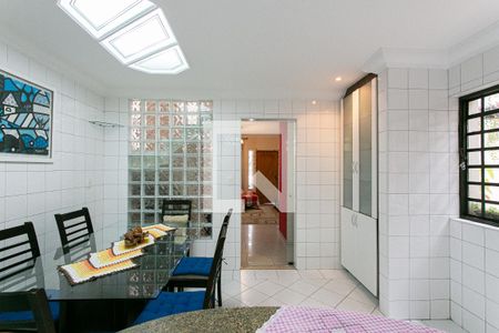 Casa à venda com 211m², 3 quartos e 2 vagas Casa à venda com 211m², 3 quartos e 2 vagasCozinha