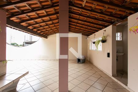 Casa à venda com 211m², 3 quartos e 2 vagas Casa à venda com 211m², 3 quartos e 2 vagasTerraço