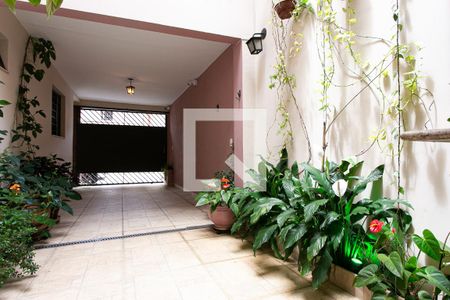 Casa à venda com 211m², 3 quartos e 2 vagas Casa à venda com 211m², 3 quartos e 2 vagasQuintal