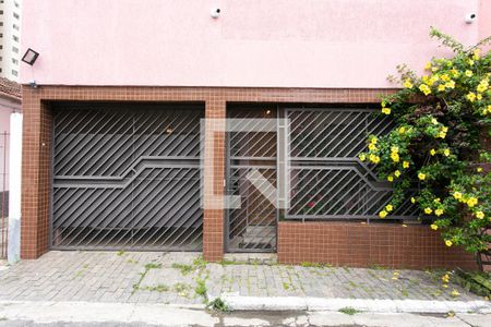 Casa à venda com 211m², 3 quartos e 2 vagas Casa à venda com 211m², 3 quartos e 2 vagasFachada