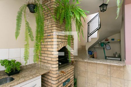 Casa à venda com 211m², 3 quartos e 2 vagas Casa à venda com 211m², 3 quartos e 2 vagasQuintal - Churrasqueira