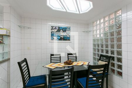 Casa à venda com 211m², 3 quartos e 2 vagas Casa à venda com 211m², 3 quartos e 2 vagasCozinha