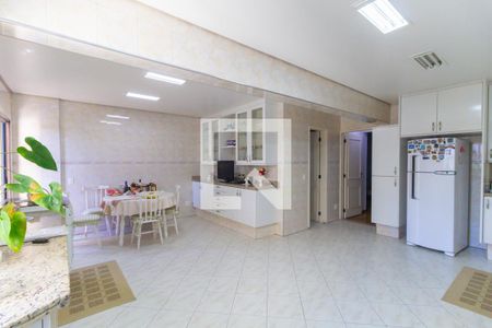 Apartamento à venda com 250m², 3 quartos e 4 vagas Apartamento à venda com 250m², 3 quartos e 4 vagasCozinha