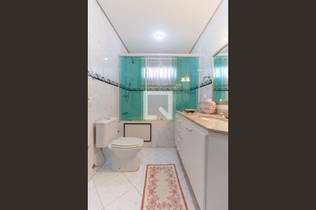 Apartamento à venda com 250m², 3 quartos e 4 vagas Apartamento à venda com 250m², 3 quartos e 4 vagasBanheiro da Suíte 1