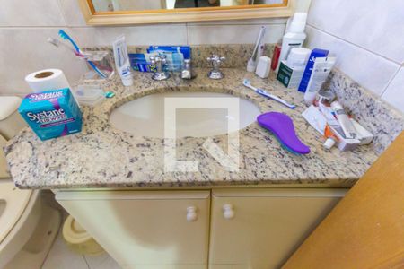 Apartamento à venda com 250m², 3 quartos e 4 vagas Apartamento à venda com 250m², 3 quartos e 4 vagasBanheiro da Suíte 2