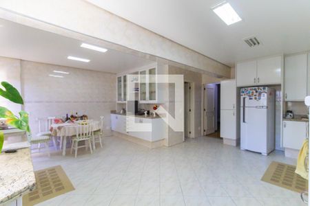 Apartamento à venda com 250m², 3 quartos e 4 vagas Apartamento à venda com 250m², 3 quartos e 4 vagasCozinha