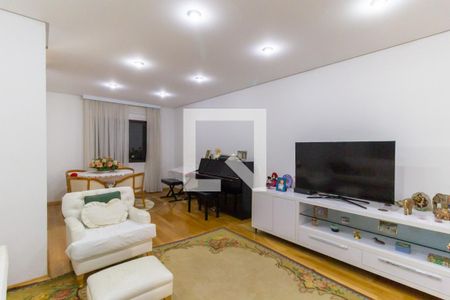 Apartamento à venda com 250m², 3 quartos e 4 vagas Apartamento à venda com 250m², 3 quartos e 4 vagasSala 2