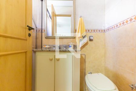 Apartamento à venda com 250m², 3 quartos e 4 vagas Apartamento à venda com 250m², 3 quartos e 4 vagasBanheiro da Suíte 3