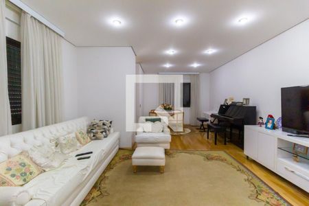 Apartamento à venda com 250m², 3 quartos e 4 vagas Apartamento à venda com 250m², 3 quartos e 4 vagasSala 2