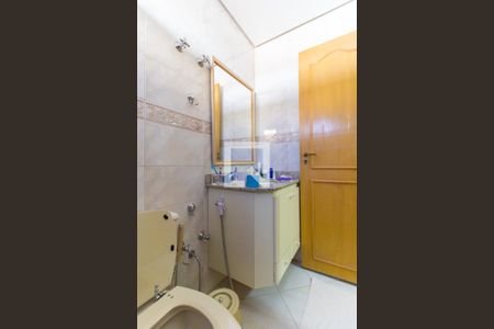 Apartamento à venda com 250m², 3 quartos e 4 vagas Apartamento à venda com 250m², 3 quartos e 4 vagasBanheiro da Suíte 2