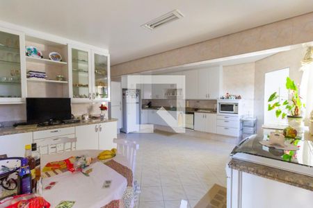 Apartamento à venda com 250m², 3 quartos e 4 vagas Apartamento à venda com 250m², 3 quartos e 4 vagasCozinha