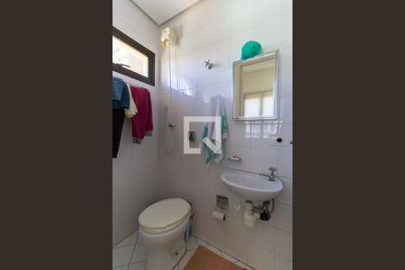 Apartamento à venda com 250m², 3 quartos e 4 vagas Apartamento à venda com 250m², 3 quartos e 4 vagasBanheiro de serviço