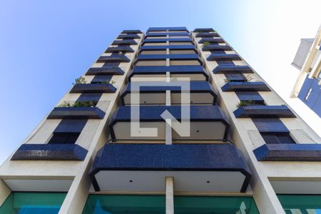 Apartamento à venda com 250m², 3 quartos e 4 vagas Apartamento à venda com 250m², 3 quartos e 4 vagasFachada