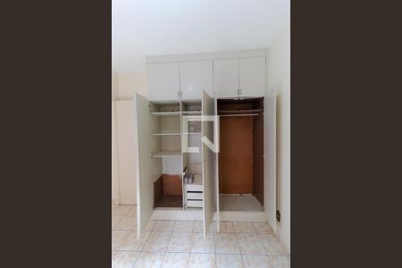 Apartamento à venda com 56m², 1 quarto e sem vagaQuarto - Armário