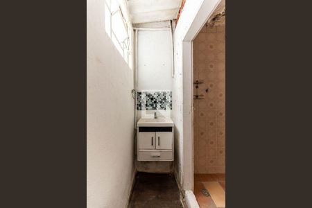 Kitnet - Pia do Banheiro de casa para alugar com 1 quarto, 35m² em Vila da Saúde, São Paulo