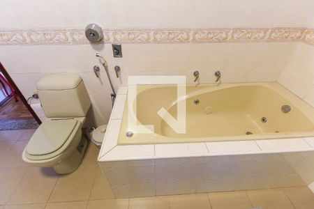 Casa à venda com 281m², 3 quartos e 4 vagasBanheiro do Quarto 1