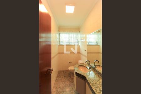 Casa à venda com 281m², 3 quartos e 4 vagasLavabo