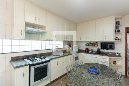 Casa à venda com 281m², 3 quartos e 4 vagasCozinha