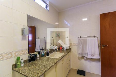 Casa à venda com 281m², 3 quartos e 4 vagasBanheiro do Quarto 1
